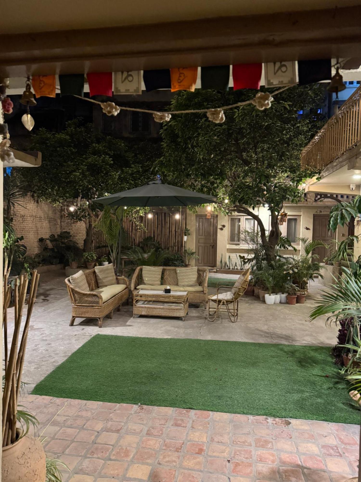 The Melo Pomelo Courtyard. Appartement Kathmandu Buitenkant foto