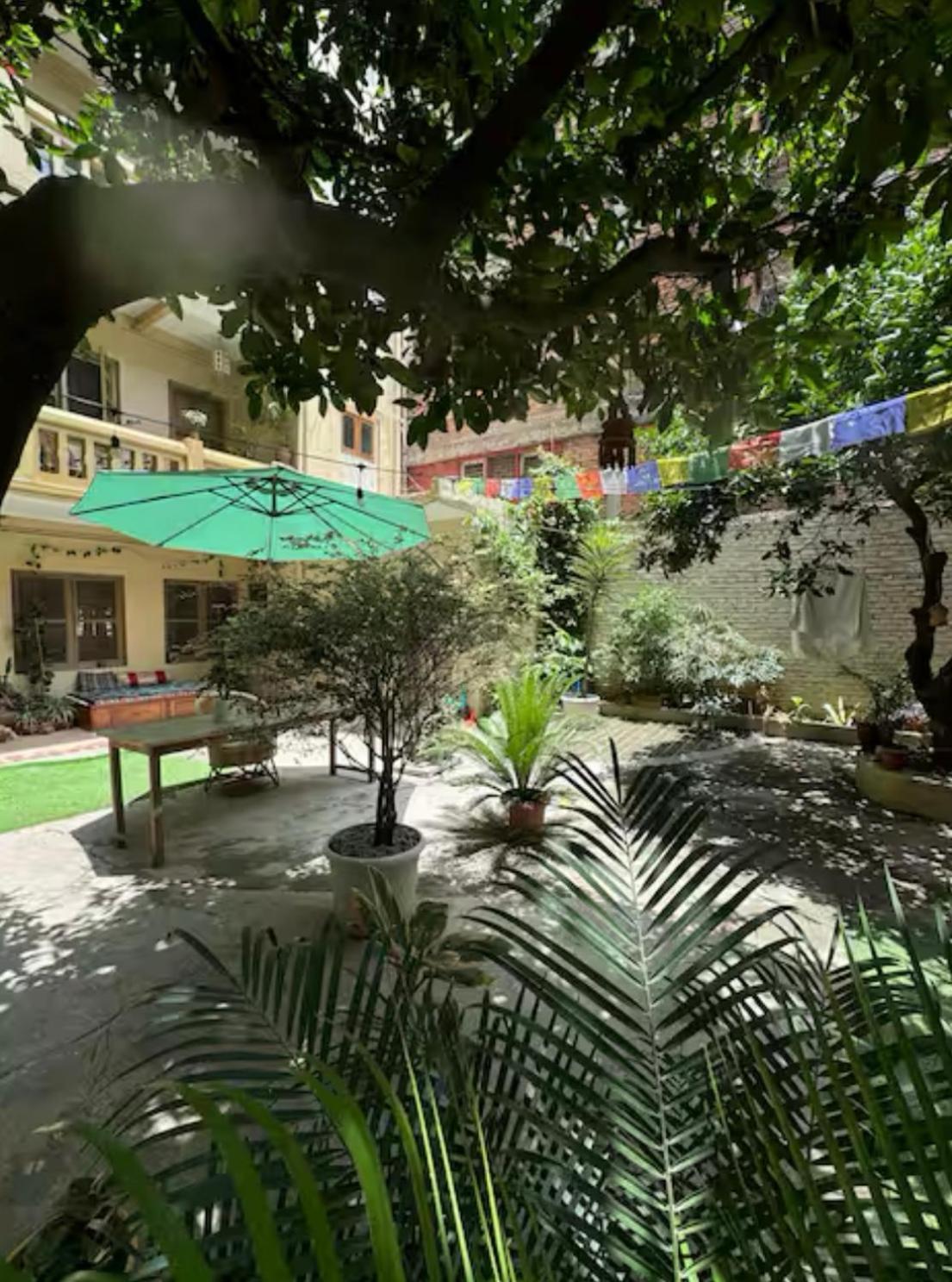The Melo Pomelo Courtyard. Appartement Kathmandu Buitenkant foto